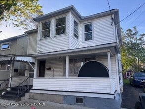 Building Photo - 130 Willow St