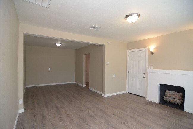 Foto del edificio - Charming 2 Bedroom 1 Bath Home! Central Tu...