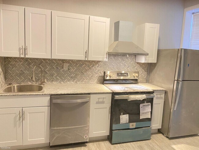 Foto del edificio - 2 br, 1 bath Duplex - 3506 Nebraska Avenue 1F