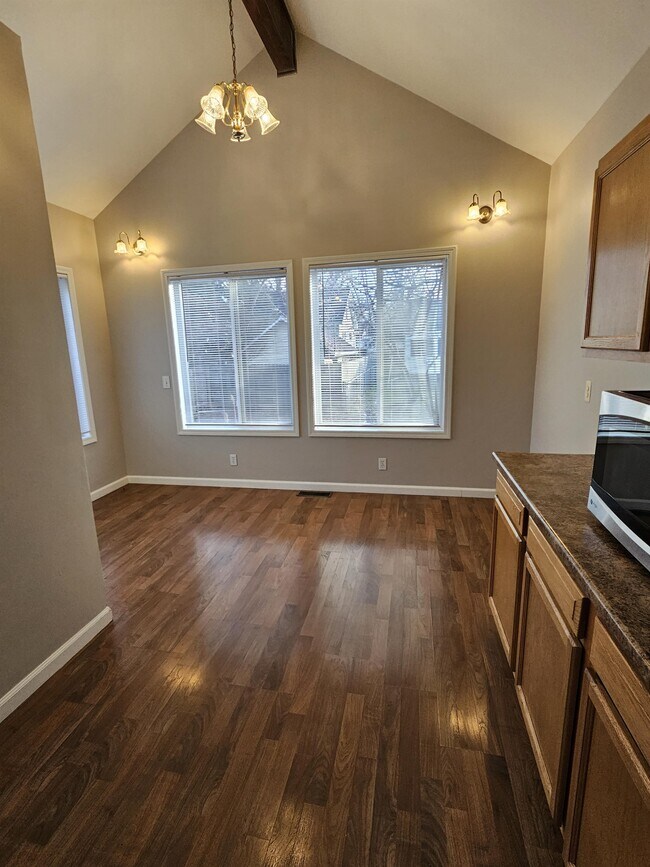 Building Photo - 348 Ardmore Dr