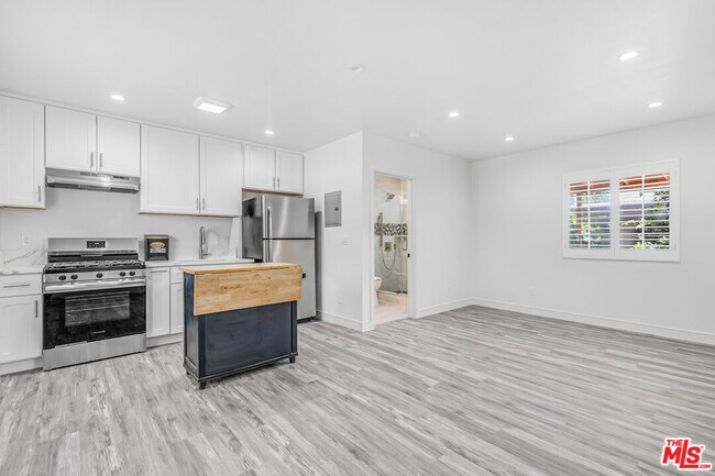 Foto del edificio - 10250 Stagg St