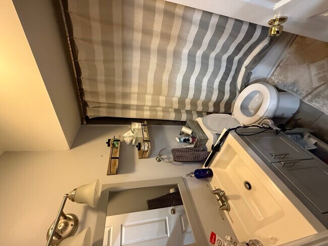 Foto del edificio - 518 N May St