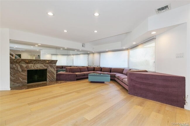 Foto del edificio - 70 Shelley Ln