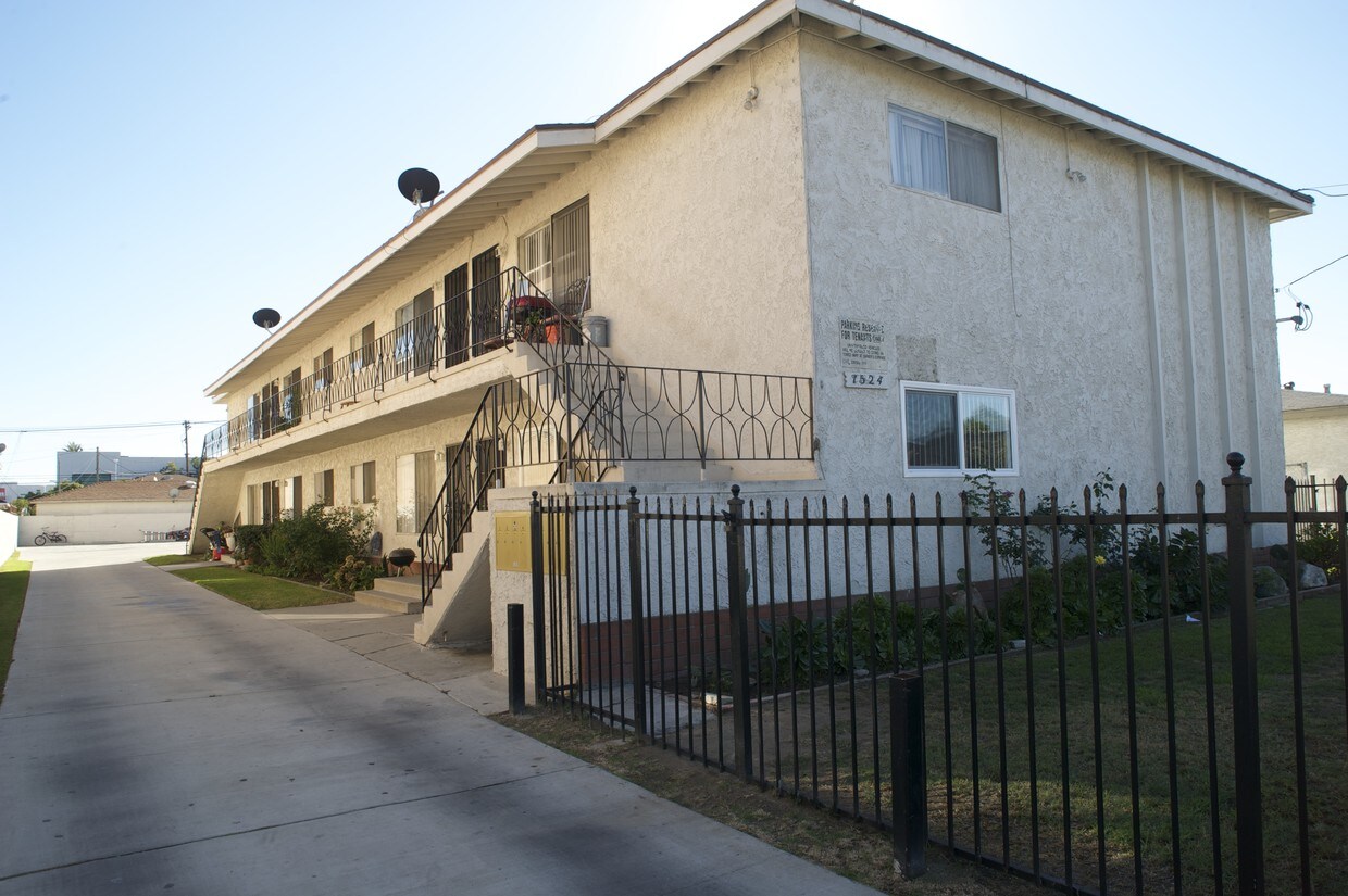 Exterior - 1524 W 227th St