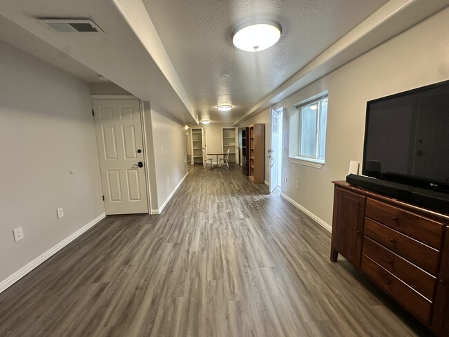Building Photo - 4919 W 8620 S