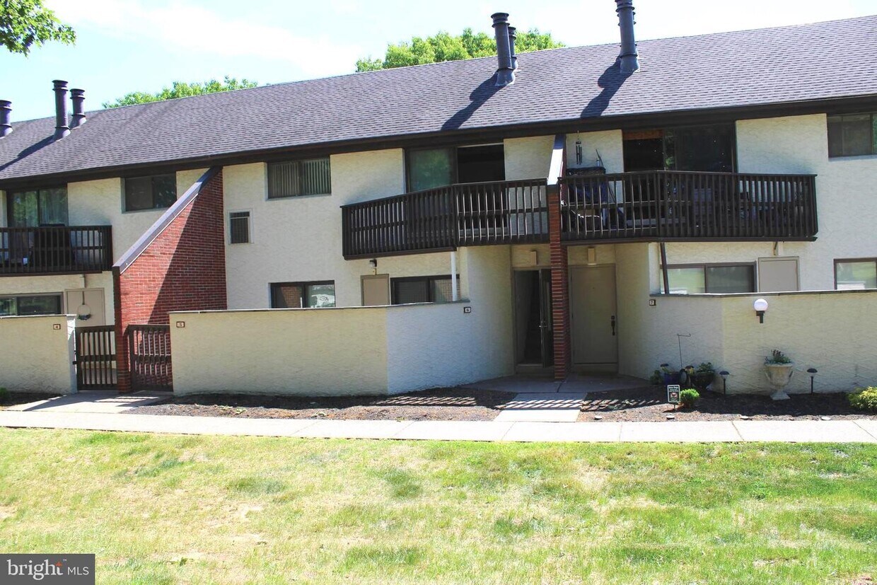 1074 Lancaster Blvd, Mechanicsburg, PA 17055 Townhome Rentals in