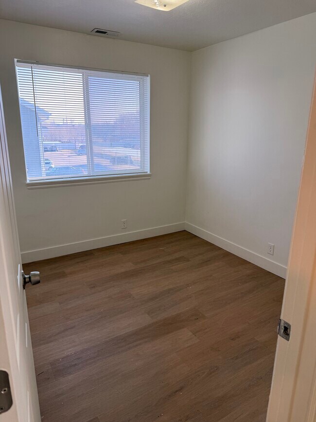 Building Photo - 8073 Copperfield Pl