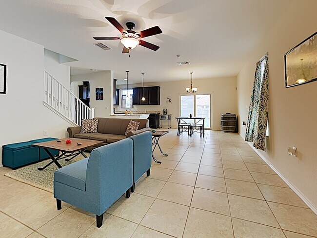 Building Photo - Beautiful 3 bedroom, 2 1/2 bath home in No...