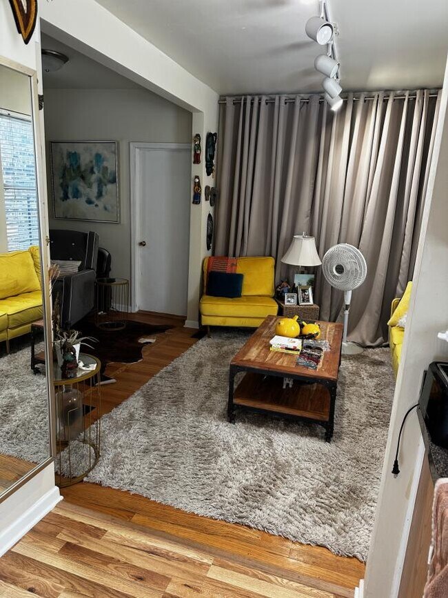 Building Photo - 1 bedroom in Chicago IL 60614