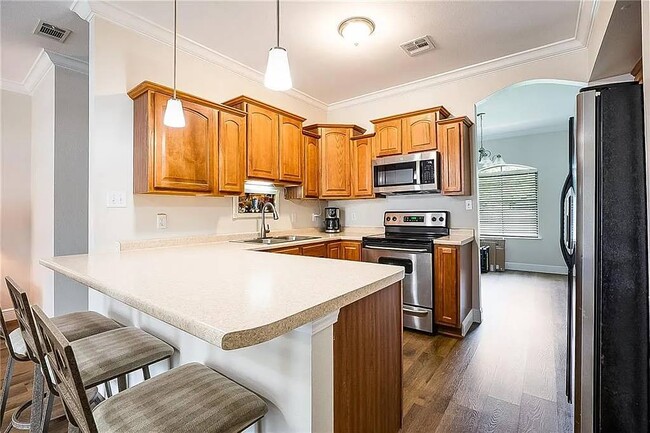 Building Photo - 332 Catalpa Dr