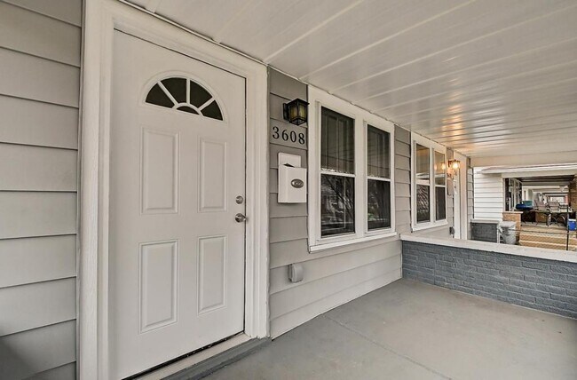 Building Photo - 3608 Salem St