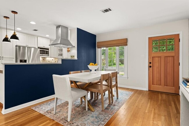 Foto del edificio - 5212 Valley Oak Dr