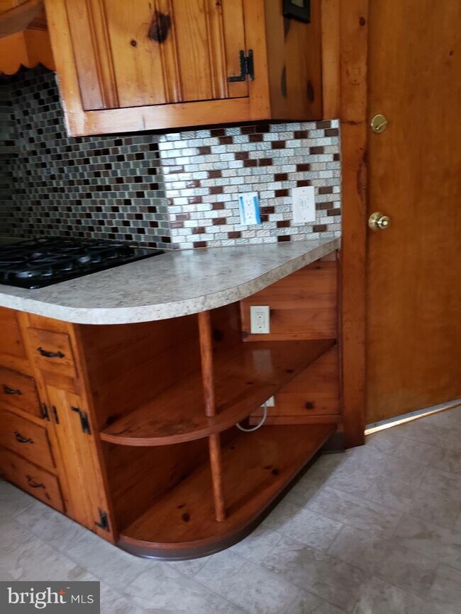 Foto del edificio - 9 Princeton Ave