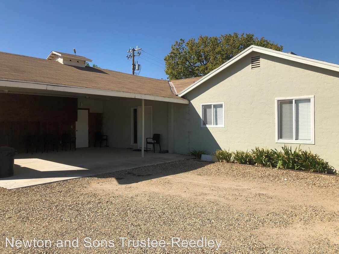 Primary Photo - 22479 E Kings Canyon Rd