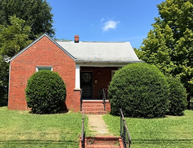 Photo - 1312 Williamsburg  Rd House