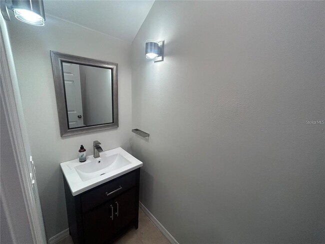 Foto del edificio - 5331 Hidden Cypress Ln