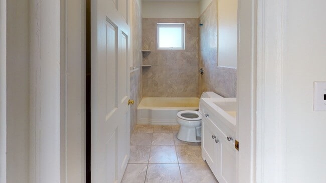 Building Photo - 15A Martin St