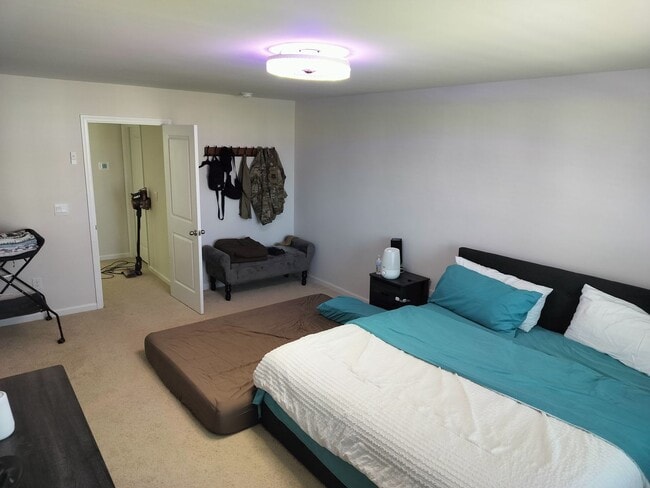 Building Photo - Bedford Beauty