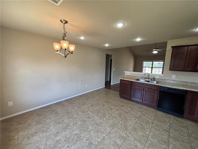 Building Photo - 601 Lasso Ln