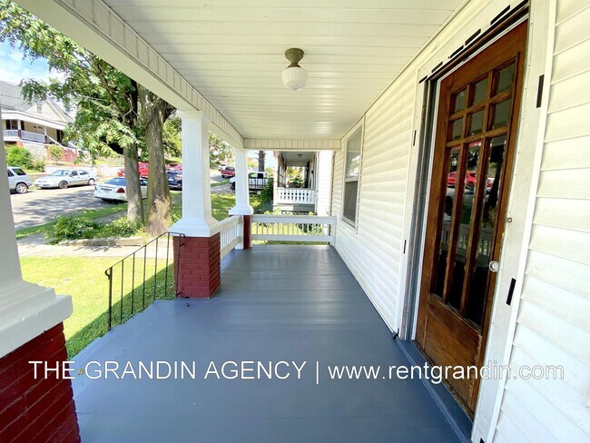 Foto del edificio - 1129 Stewart Ave SE