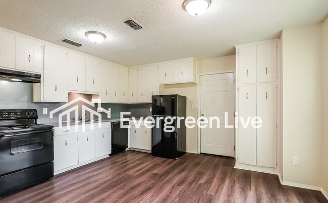 Building Photo - 3216 Capwood Curve