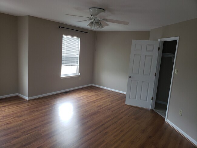 Foto del edificio - 300 Assembly Point Ct