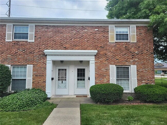 Foto del edificio - 851 Clareridge Ln
