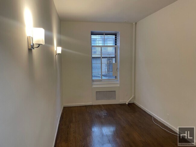 Foto del edificio - EAST 89 St