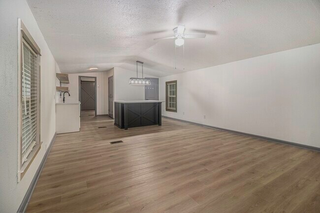 Foto del edificio - 6506 N Martin Luther King Ave