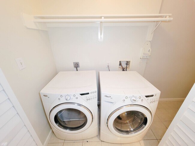 Foto del edificio - Beautiful Home with a Smart, Functional Floor Plan!