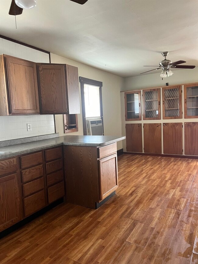 Building Photo - 906 S 7th St