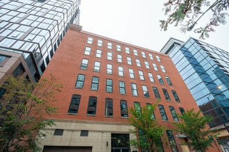 Building Photo - 1101 W Lake St