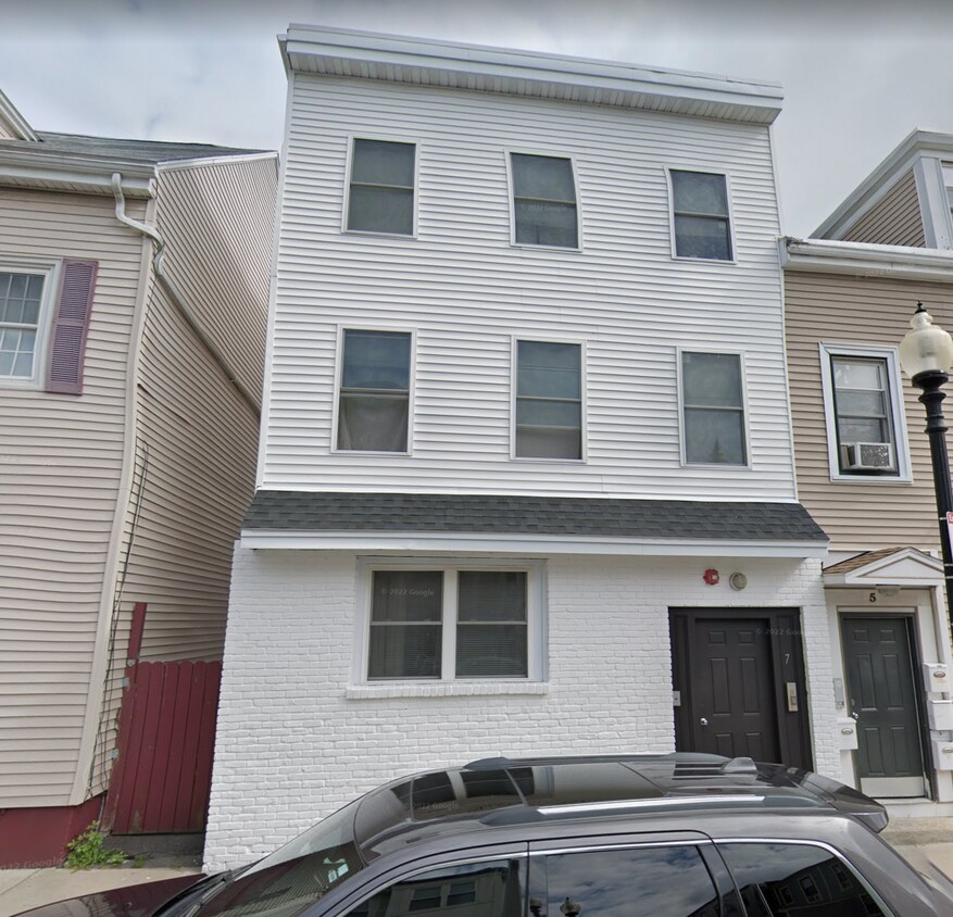 Primary Photo - 7 Havre St