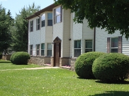 Foto principal - Pine Tree Village Apartments