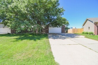 Building Photo - 5937 S Lois Ln