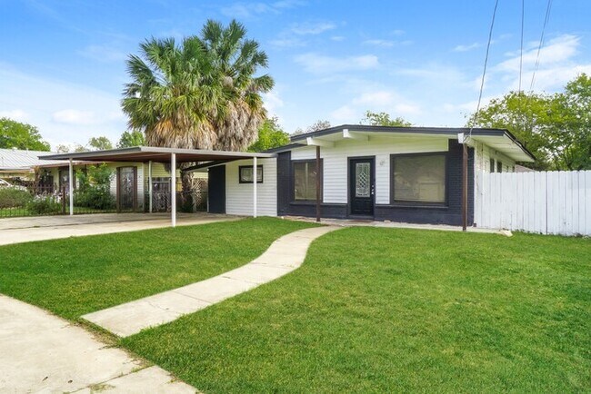 Foto del edificio - Comfortable 3 Bedrooms Home in San Antonio, TX