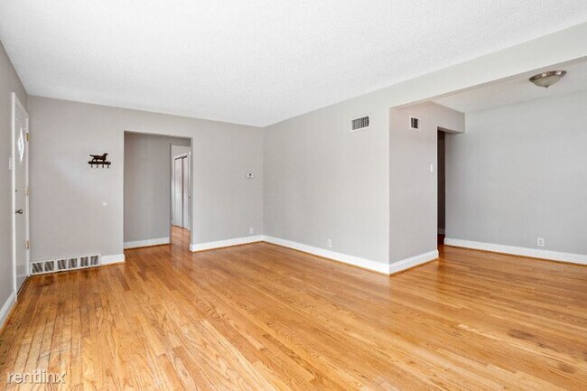 Building Photo - 2 br, 1 bath House - 7558 Shaftesbury Ave