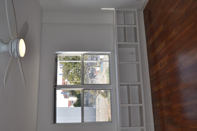 Building Photo - 1434 Santa Monica Blvd