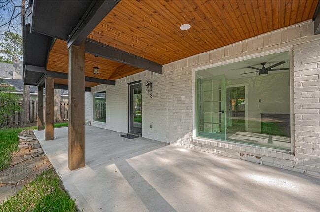 Building Photo - 3 Roserush Ct