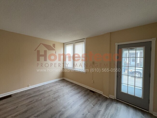 Building Photo - 1037 Toll St