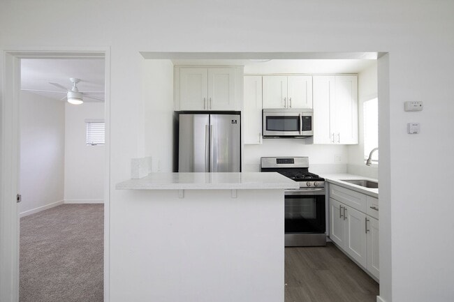 Foto del edificio - Remodeled North Park 1 BR with Stainless Steel Appliances and Washer/Dryer in Unit!