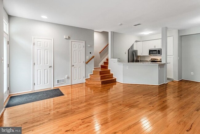 Building Photo - 8315 Sanderling Way
