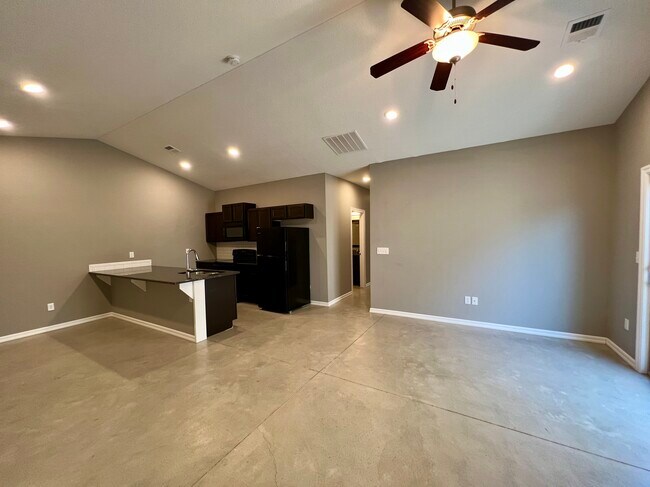 Foto del edificio - 4801 N Hillside Ct