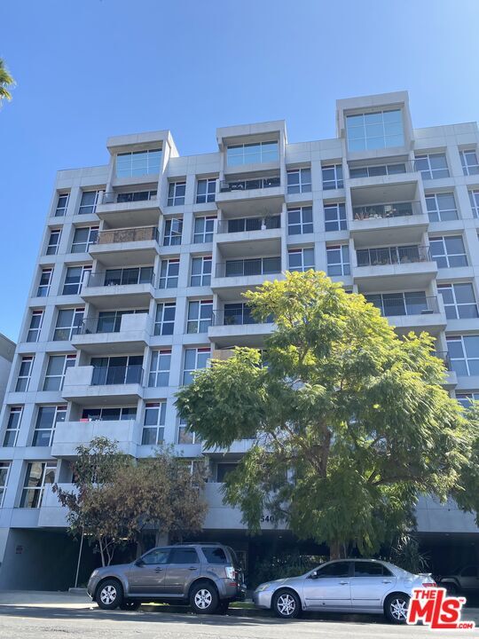 540 S Kenmore Ave Unit 201, Los Angeles, CA 90020 Condo for Rent in