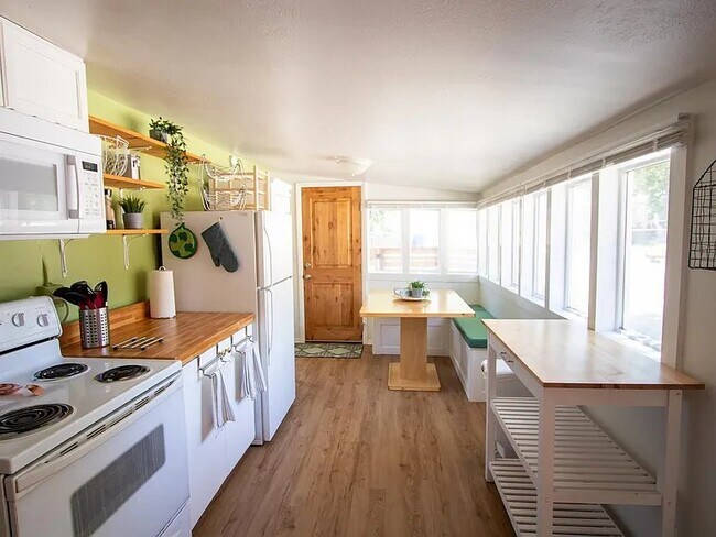 Foto del edificio - 3206 Gavin St