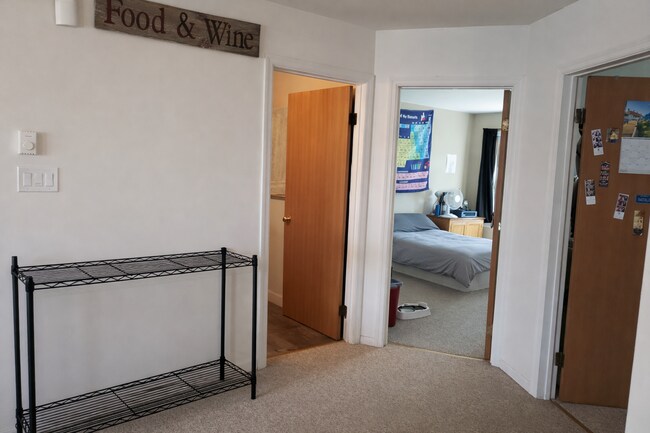 Foto del edificio - Charming 3 Bedroom, 2 Bath End Row Townhouse in Millersville - In-unit Laundry