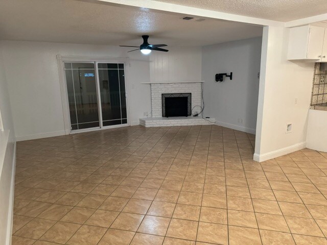 Building Photo - 4454 E Fedora Ave
