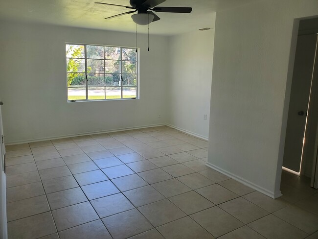 Living room - 663 Ololu Dr