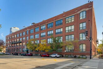 Building Photo - 1727 S Indiana Ave
