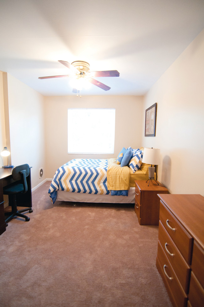Building Photo - Collegewood- All One Bedroom